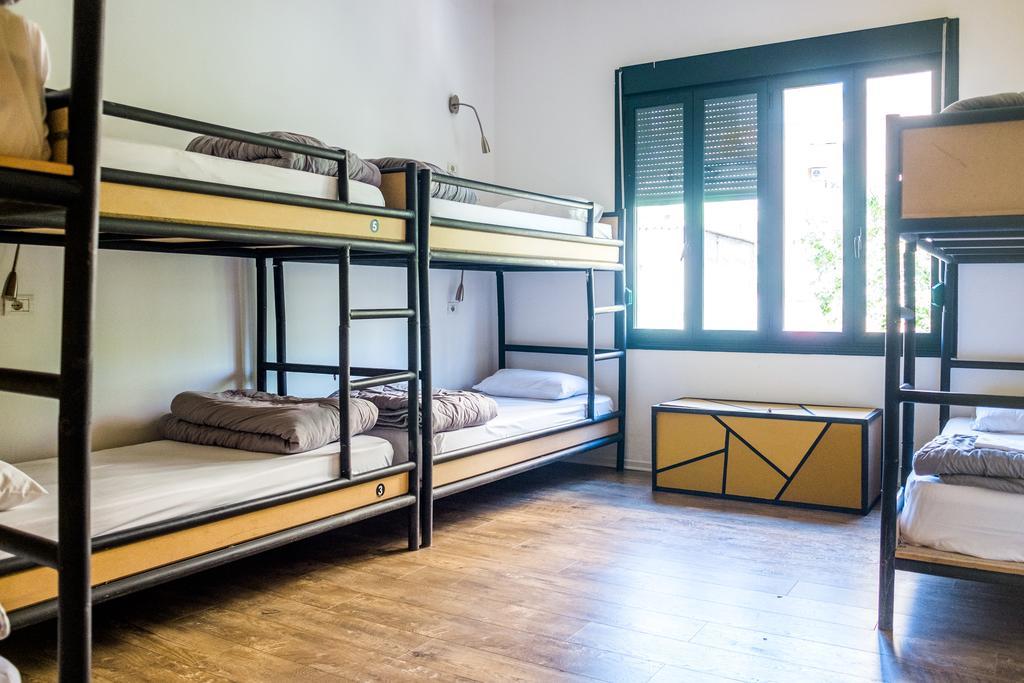 Destil Hostel Tirana Exterior photo